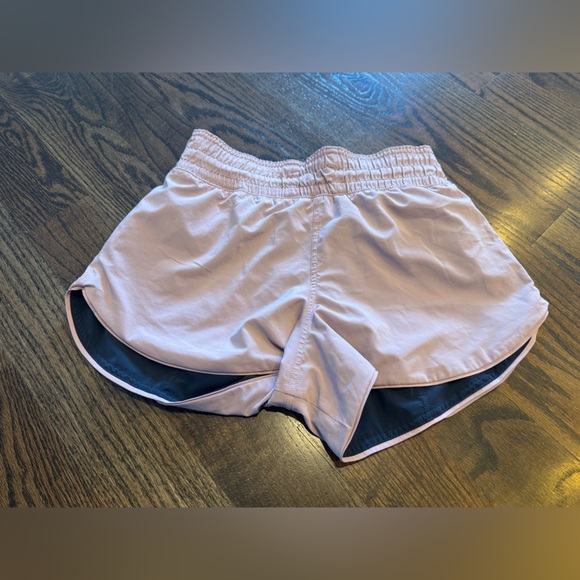 Lululemon Choose a Side Reversible Shorts 3” navy/lilac size 4 - Picture 3 of 5